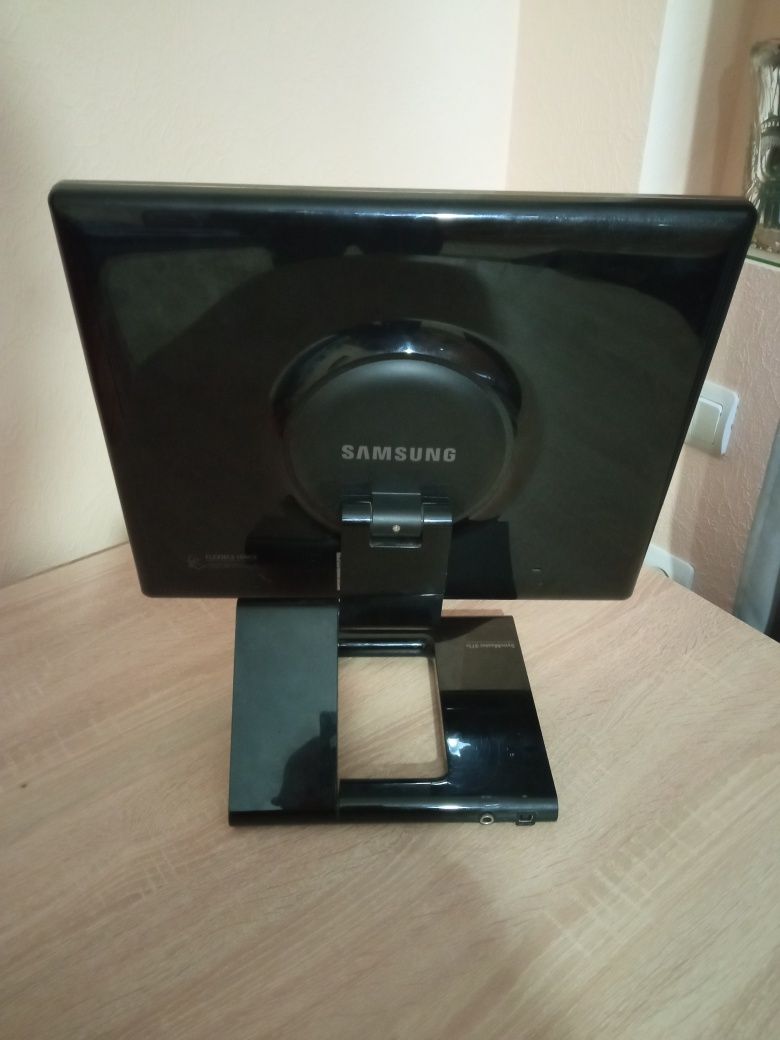 Монітор Samsung SyncMaster 971р