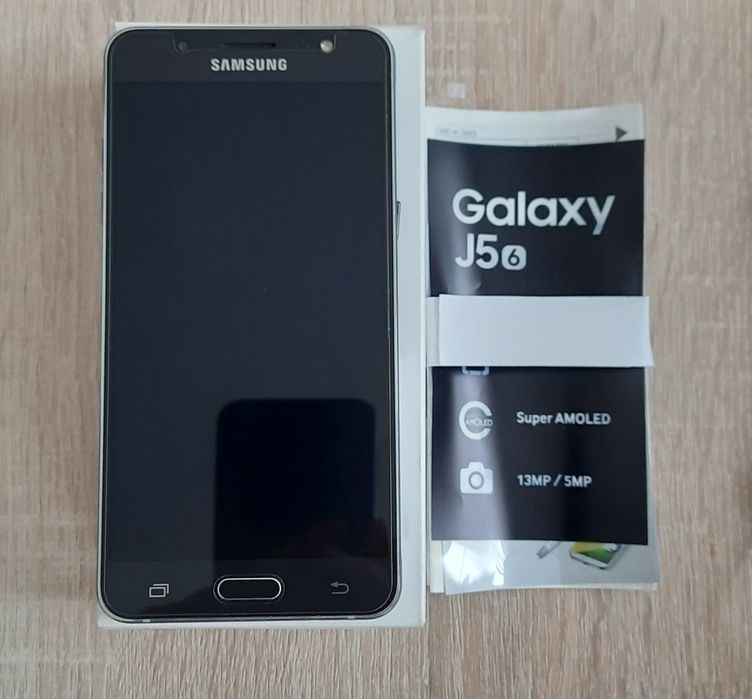 Смартфон Samsung J5 2016