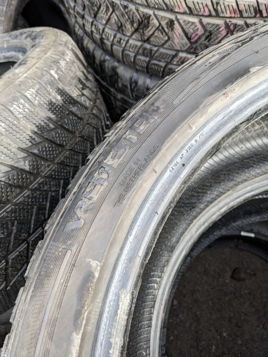 255/40R21 Vredestein 2019рік зима
