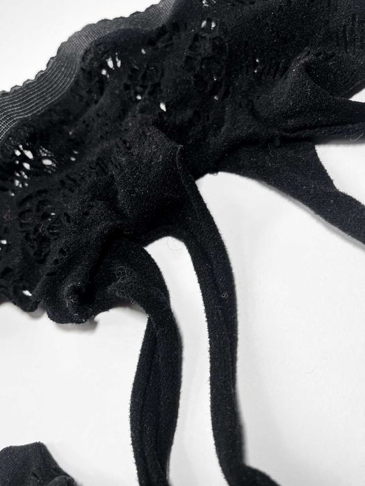 Rajstopy ażurowe czarne z otwartym krokiem rozmiar 3.