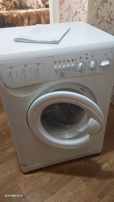 Пральна машина на 5кг Indesit W 105 TX