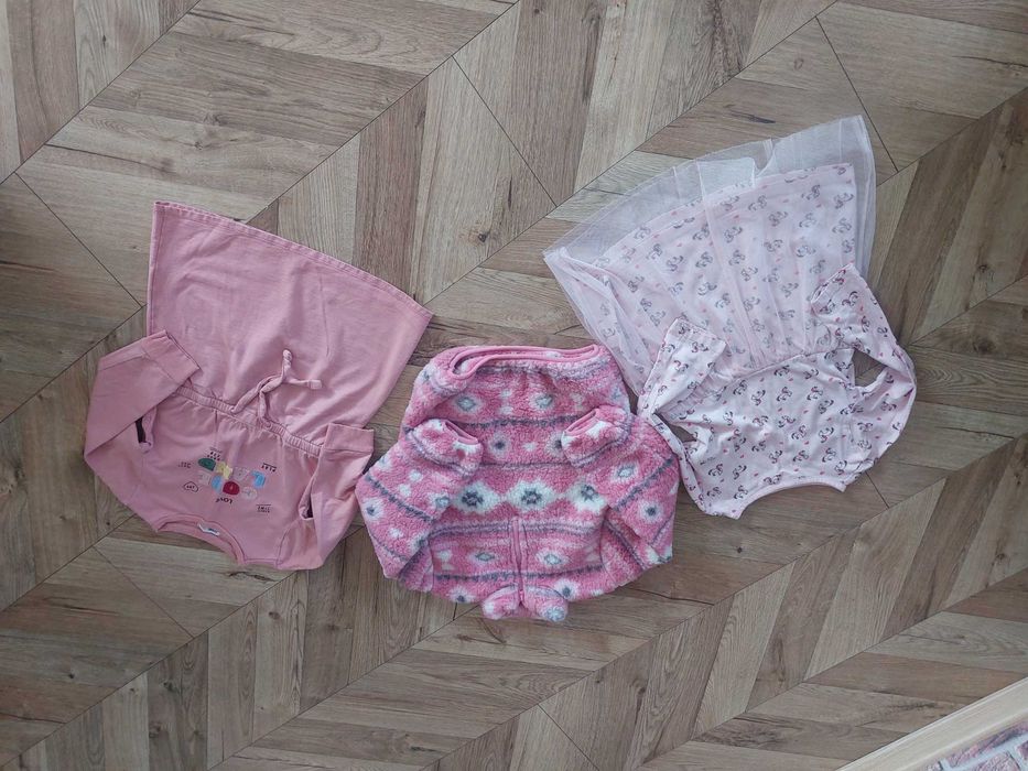 Dwie firmowe sukienki na jesień i bluza sherpa rozm. 122