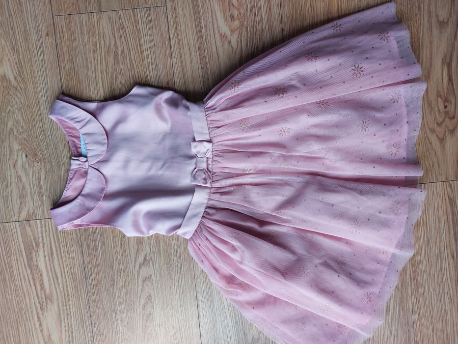 Sukienka z kołnierzykiem - pudrowy róż 110