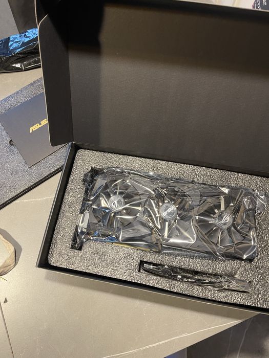 Відеокарта Asus ROG Strix 1080 Ti 11 gb