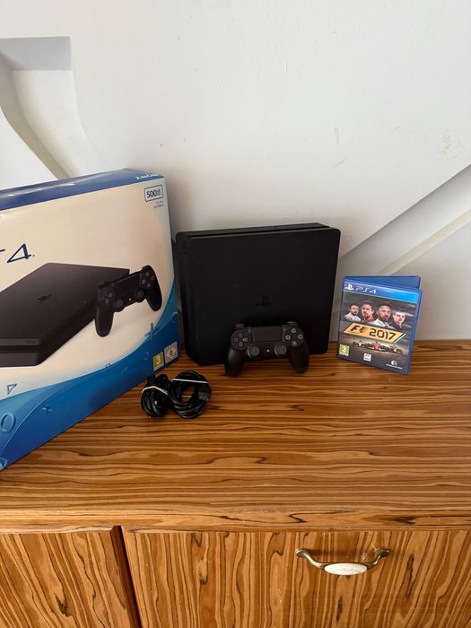 [PS4] Konsola SONY PlayStation 4 Slim + Pad + Gra F1 - Pudełko
