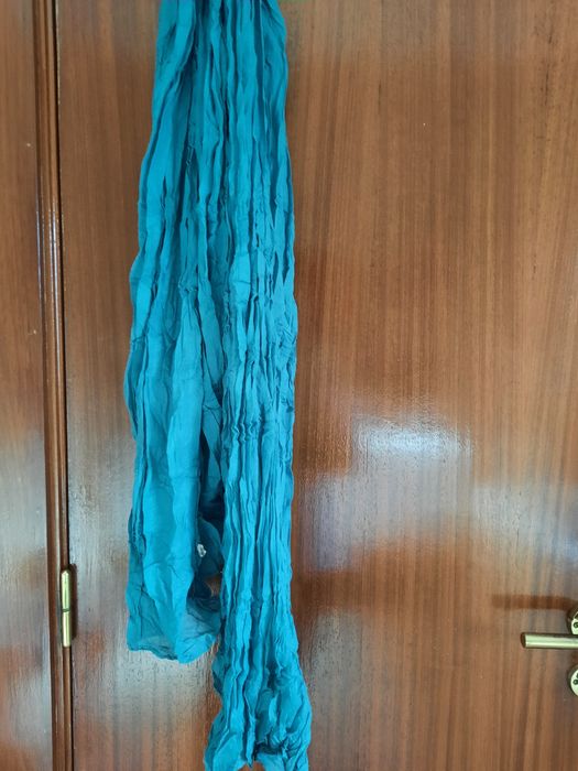 Echarpe Parfois seda. Com etiqueta. Echarpe azul