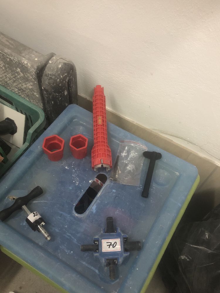 Kalibrator z gradownikiem do rury Pex 16 mm , klucz dla  hidrawliki .