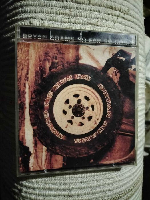 CD Bryan Adams - so far so good, em excelente estado.