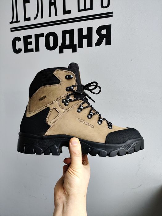 Продам трекінгові черевики Weissenstein Waterproof