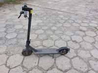 Hulajnoga elektryczna Xiaomi Mi Electric Scooter Essential