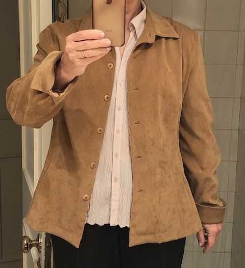 Casaco de senhora cor bege/mostarda marca Trucco