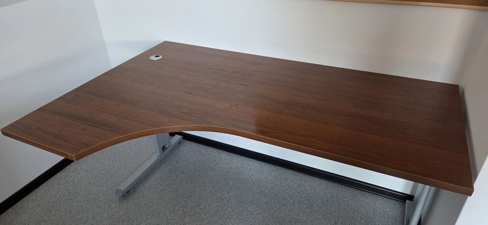 Biurko narożne lewe na stelażu do biura 160x105 orzech ecco+popiel