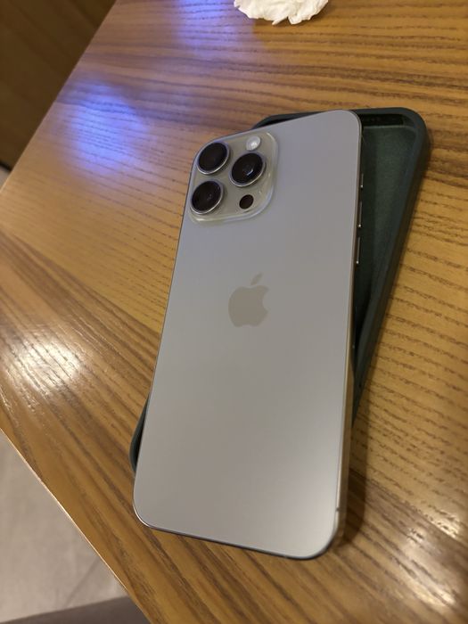 Iphone 16 pro max 256 92% батарея