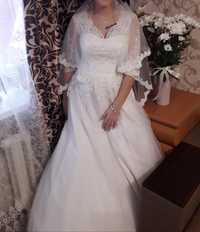 Весільна сукня,дуже гарна