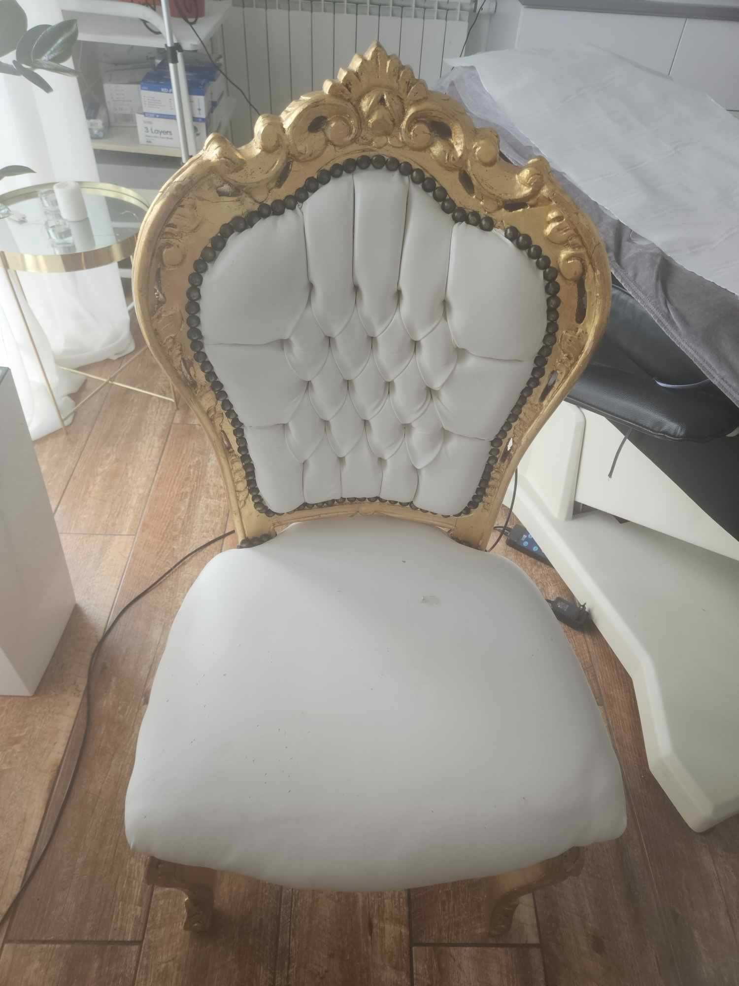 Krzeslo biało-złote
