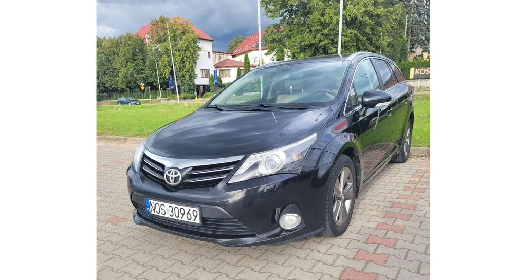 Toyota Avensis Toyota Avensis kombi 2.2 Diesel 150 KM automatyczna skrzynia biegów