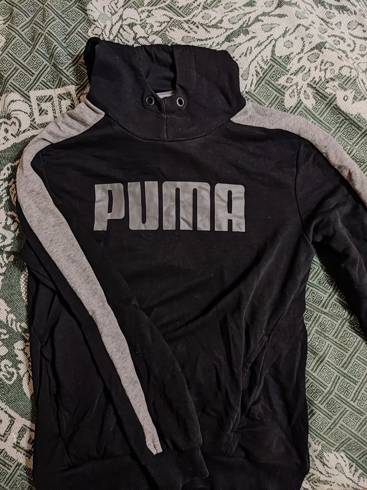 Кофта Puma розмір S ( худі , світшот , зіпка )