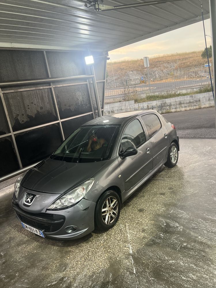 Carro peugeot 206+