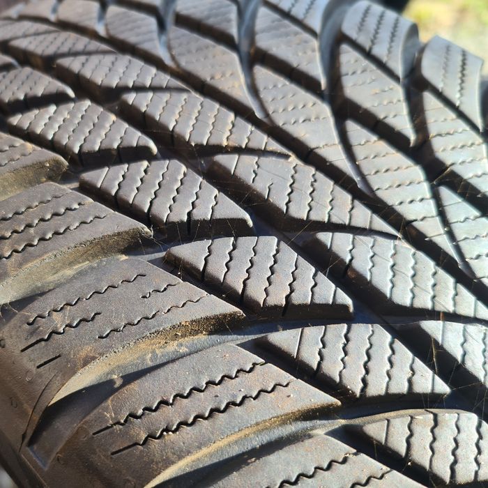 Koła zimowe Vw Polo Gti 185/60/16 Bridgestone 7.5mm