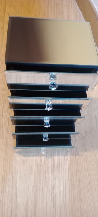 Guarda Jóias em Vidro Novo