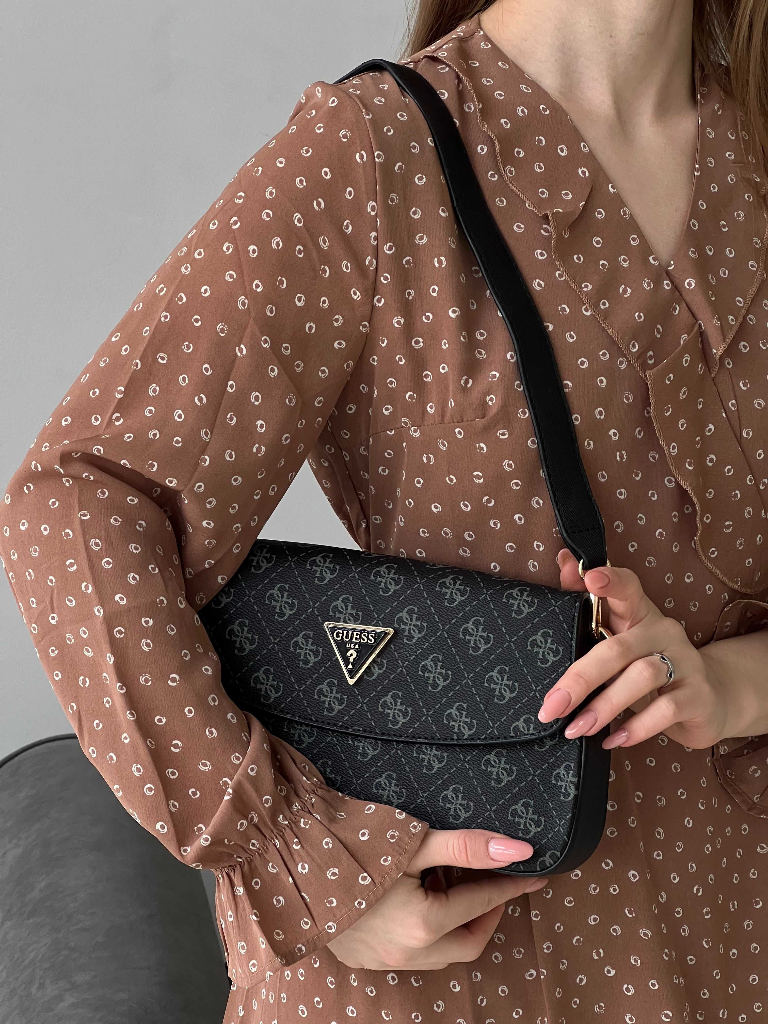 Женская сумка Guess Noelle на плечо багет Гесс