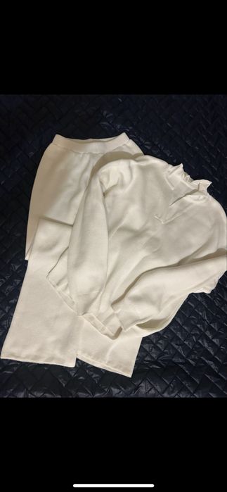 Костюм білий,вʼязаний