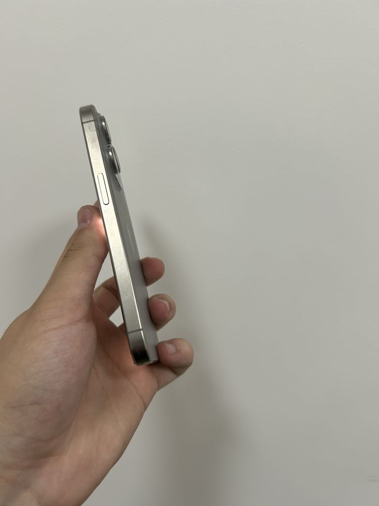 Вживаний Apple iPhone 15 Pro 128Gb. ( Natural Titanium )