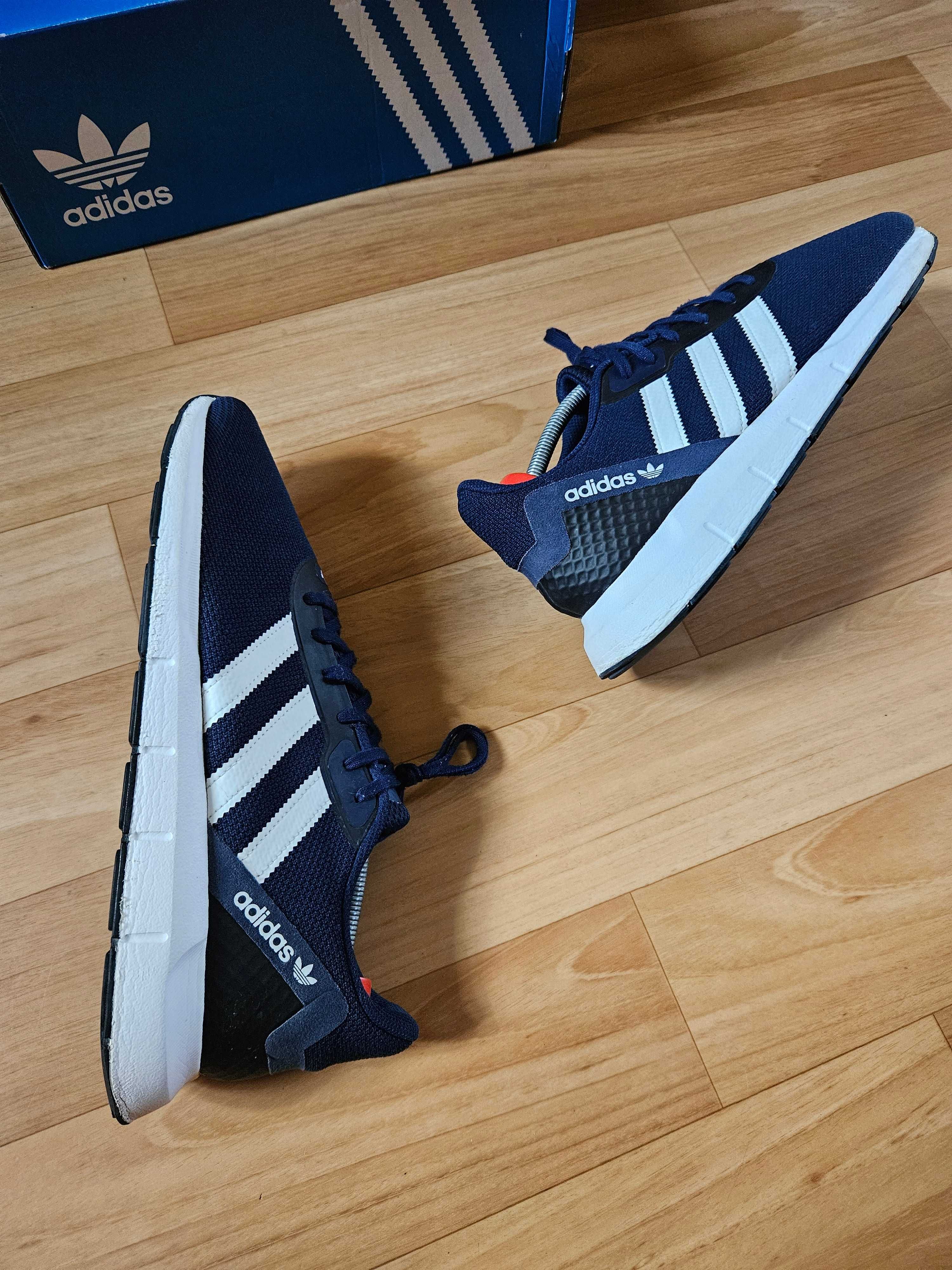 Adidas Originals SWIFT RUN / 30.5CM Кросівки Чоловічі Кроссовки