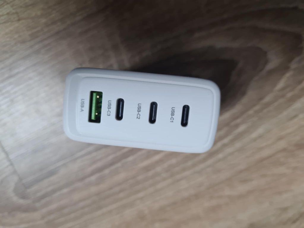 Sprzedam ładowarkę sieciowa USB C nowa 100 W