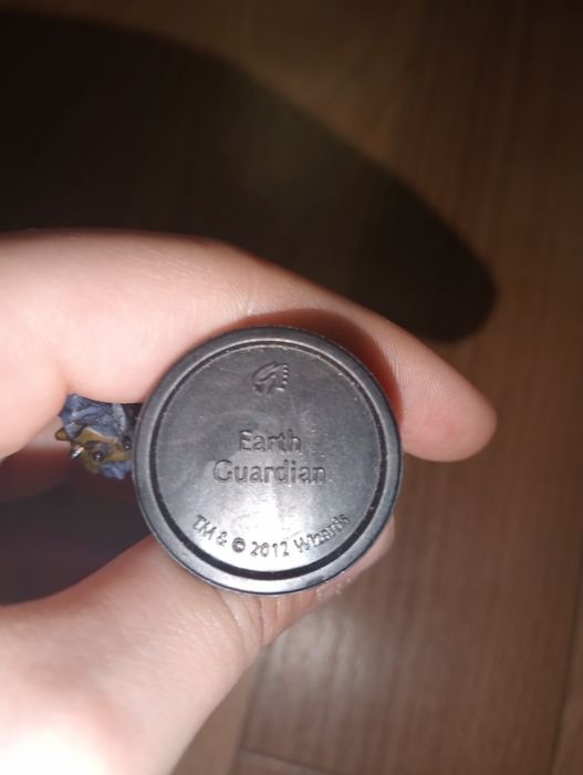 Фігурка  Earth Guardian.