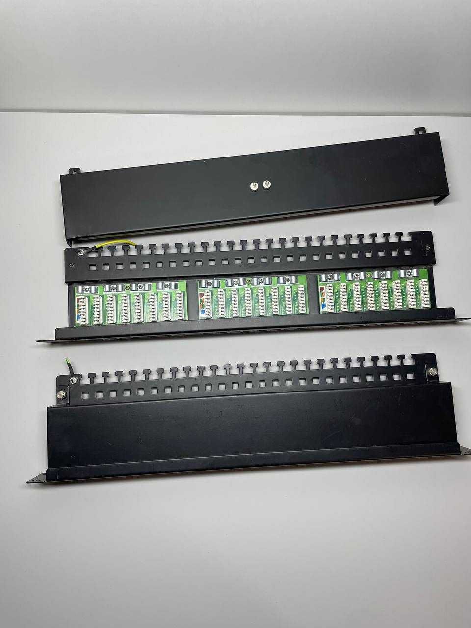 Патч панели RJ45, органайзеры (гребенки), серверное