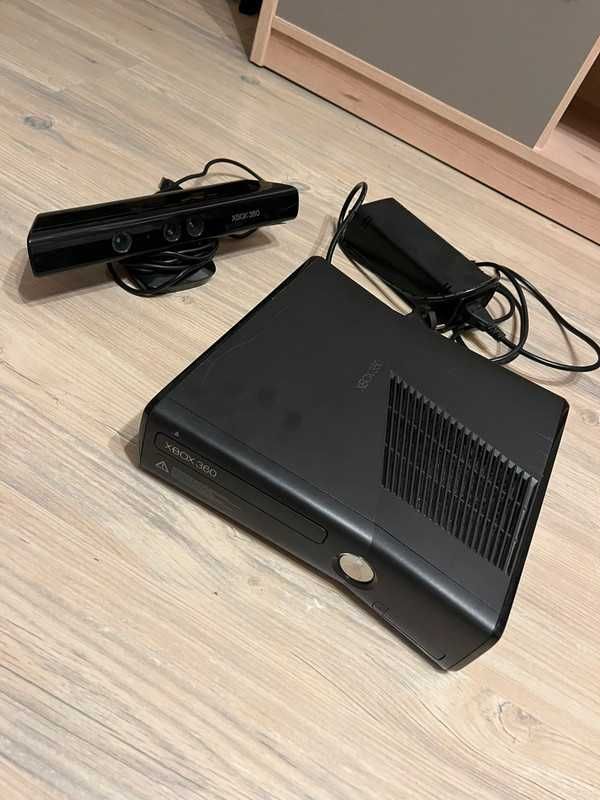 Konsola XBOX 360 250GB Stan Bardzo Dobry