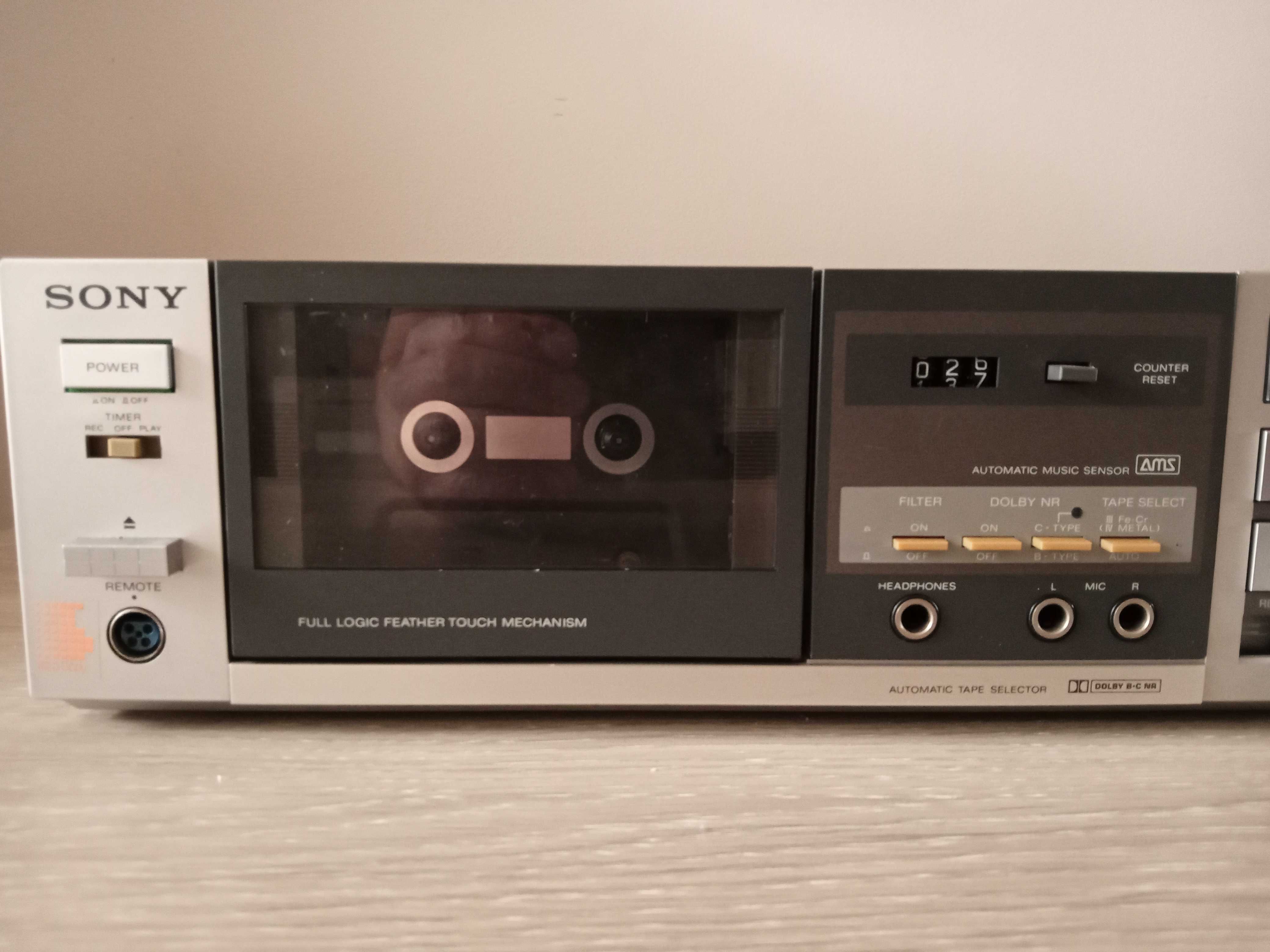 Magnetofon kasetowy deck Sony TC-FX44 lata 80-te.