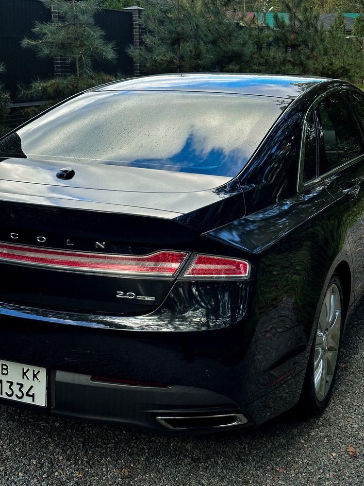 Lincoln mkz 2015 року