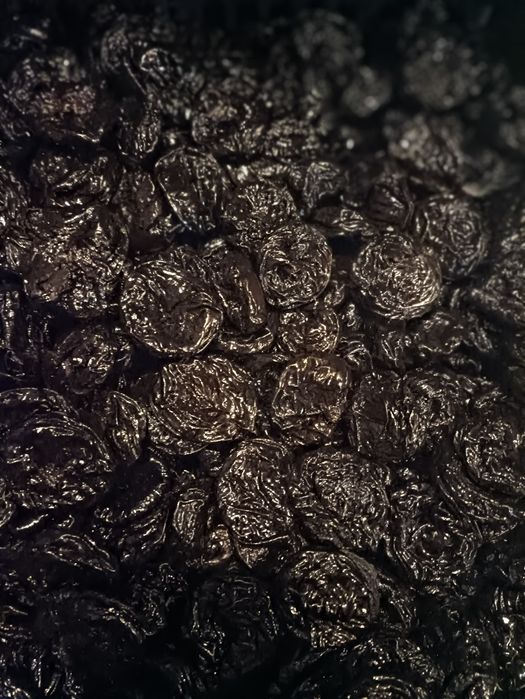 Продається в'ялений чорнослив гарної якості розсипчастий