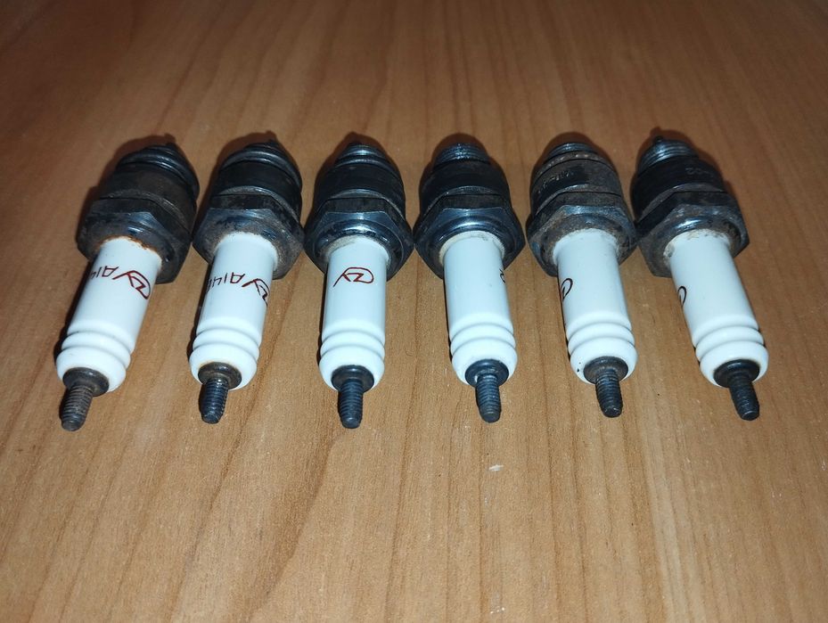 Свічки запалювання нові "А14В"-4 шт.,"А14В-2" - дві шт. 45 грн. за шт.