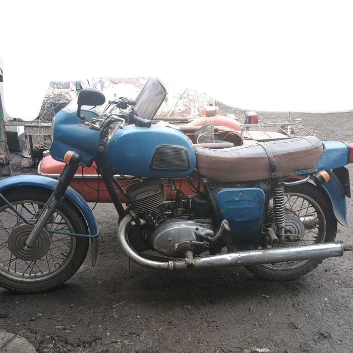 Мотоцикл ІЖ 3 хороший стан з документам!!!и та номерами