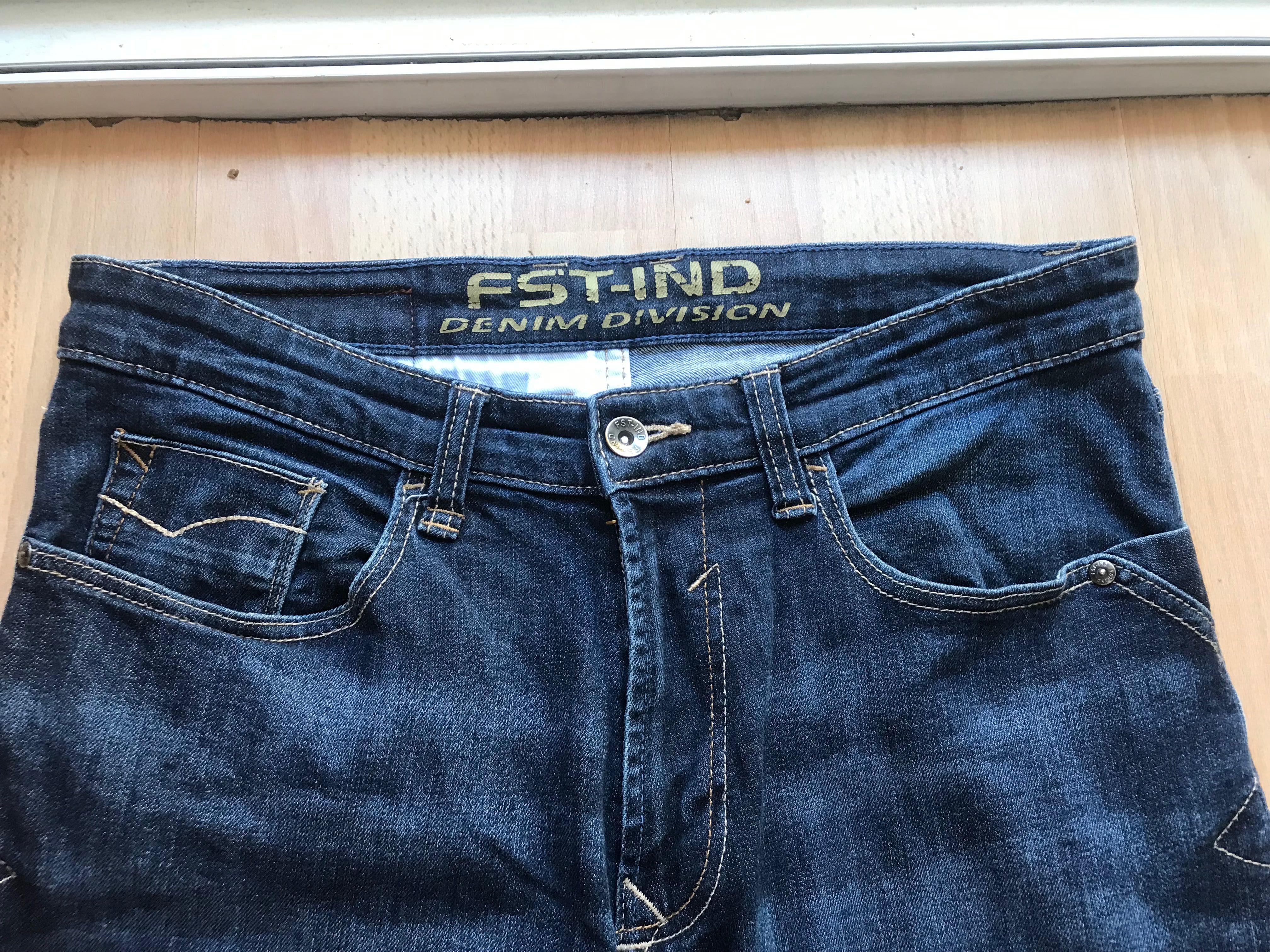 Spodnie marki FST -IND - 32x32