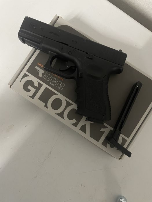 Airsoft / Glock 19 Vega Force FULL METAL