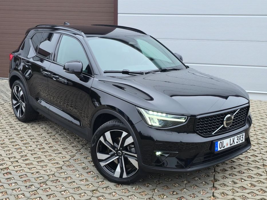 Volvo XC 40 GWARANCJA PRODUCENTA ** JAK NOWY ** bogata wersja !!