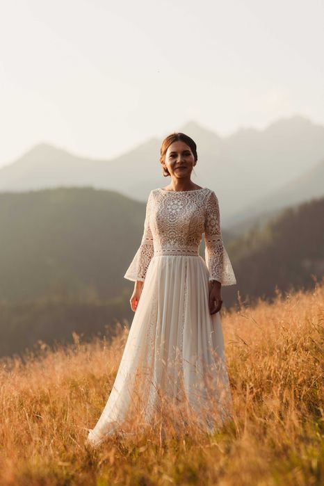 Piękna suknia ślubna w stylu boho