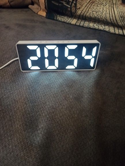 Электронные часы будильник лед лэд часи led clock alarm ледчаси белый