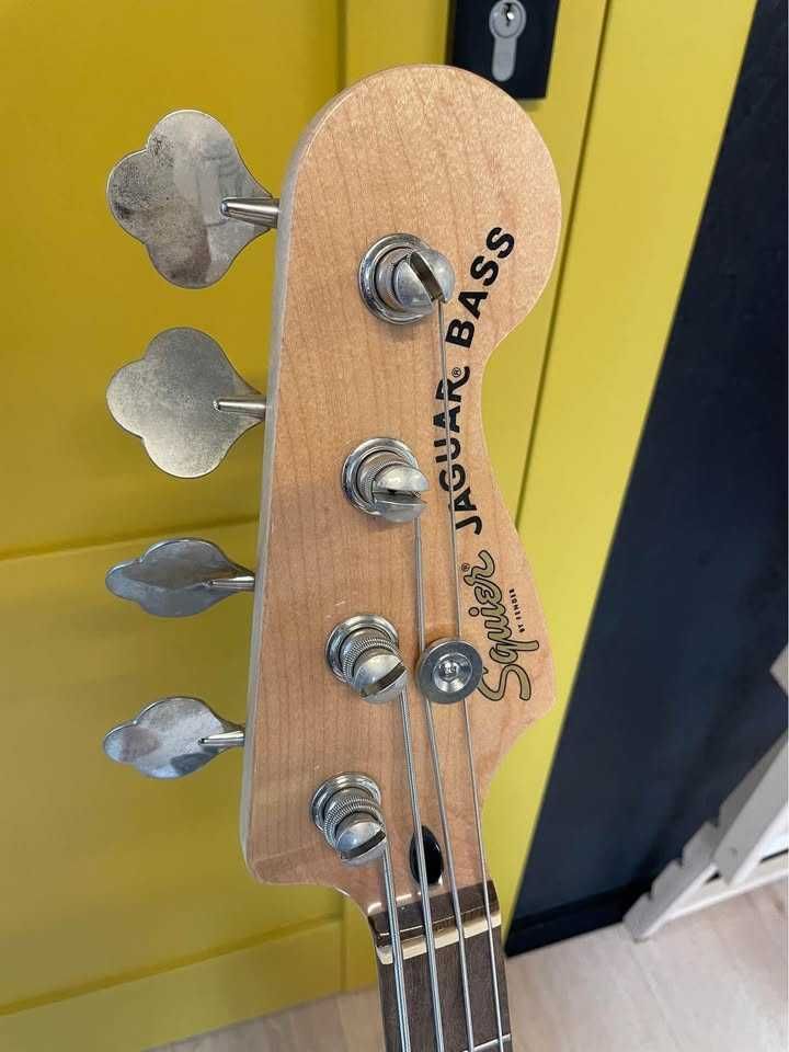 Fender Affinity Jaguar gitary basowe