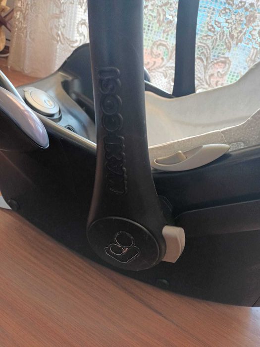 Ovo Maxi Cosi + capas menina