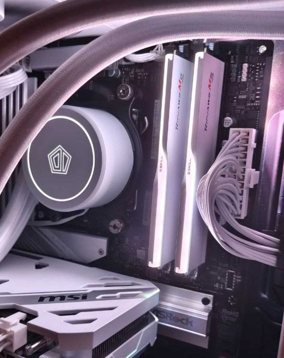 G.Skill 32GB (2x16GB) DDR5 6000MHz Ripjaws M5 RGB (Samsung)