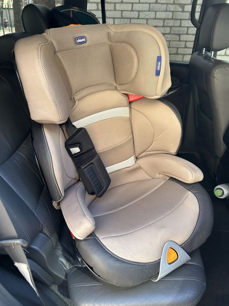 Автокресло Chicco Oasys 15-36kg Isofix