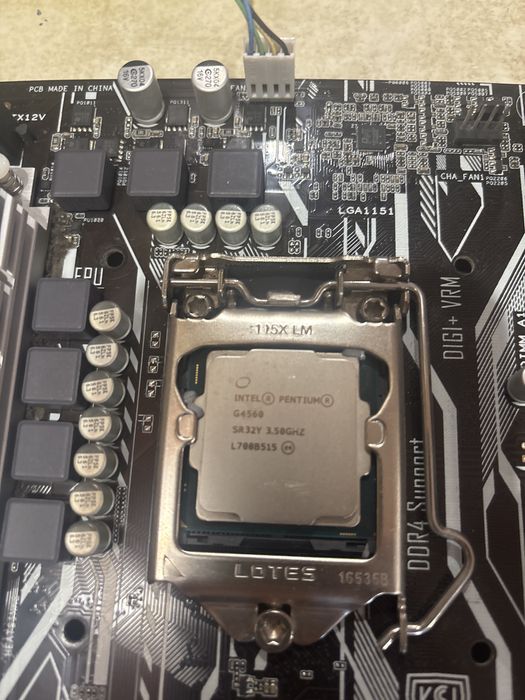 Материнская плата с комплектом