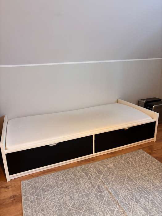 Łóżko jednoosobowe