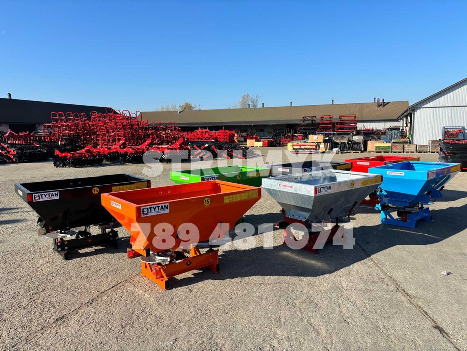 rozsiewacz nawozów/ 2-talerze/ hydraulika/ plandeka/ TYTAN/sulky/altro