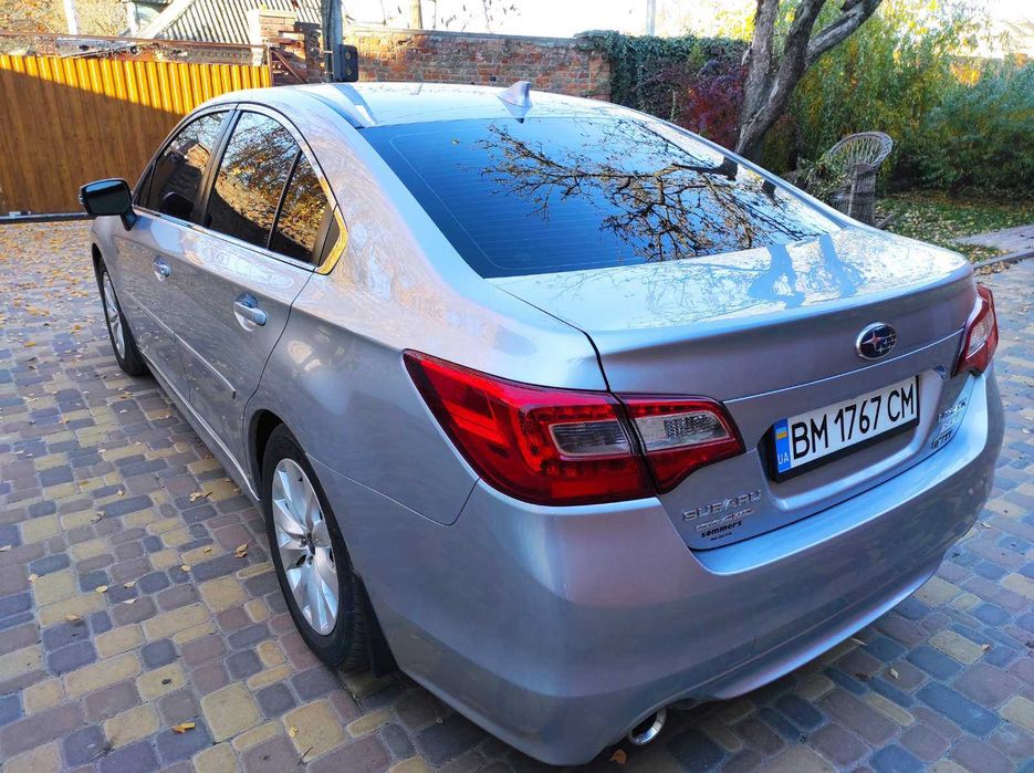Subaru Legacy в ідеальному стані з малим пробігом